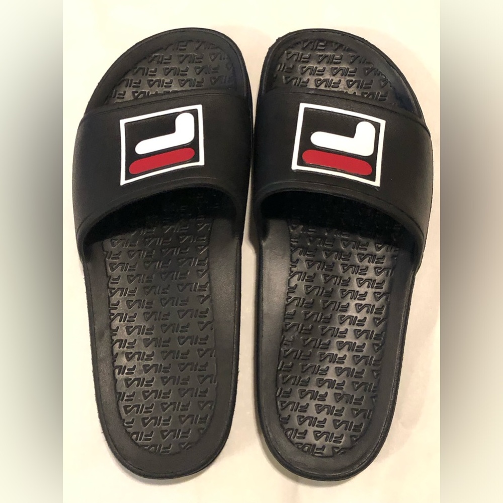 FILA SLIP-ON SANDAL (nwot)